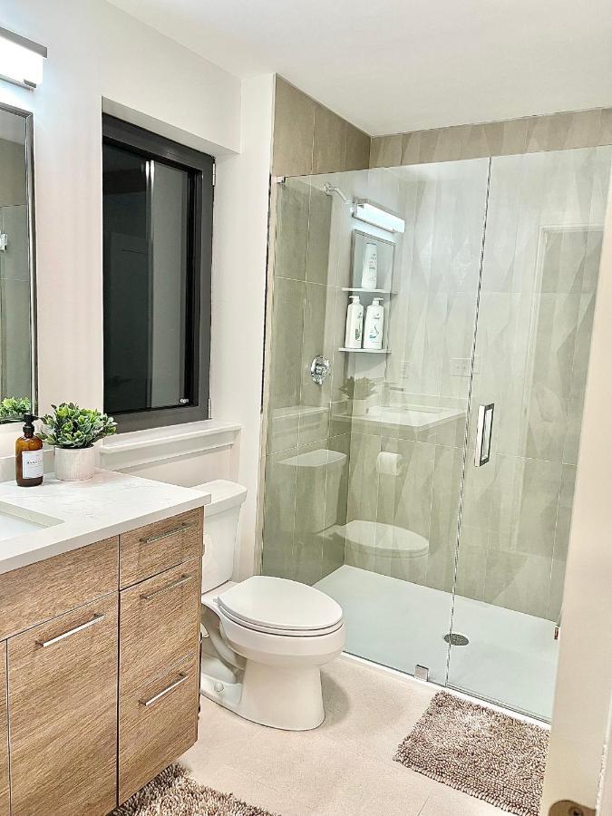 Modern 2 Bed Furnished Apartment In ควินซี ภายนอก รูปภาพ